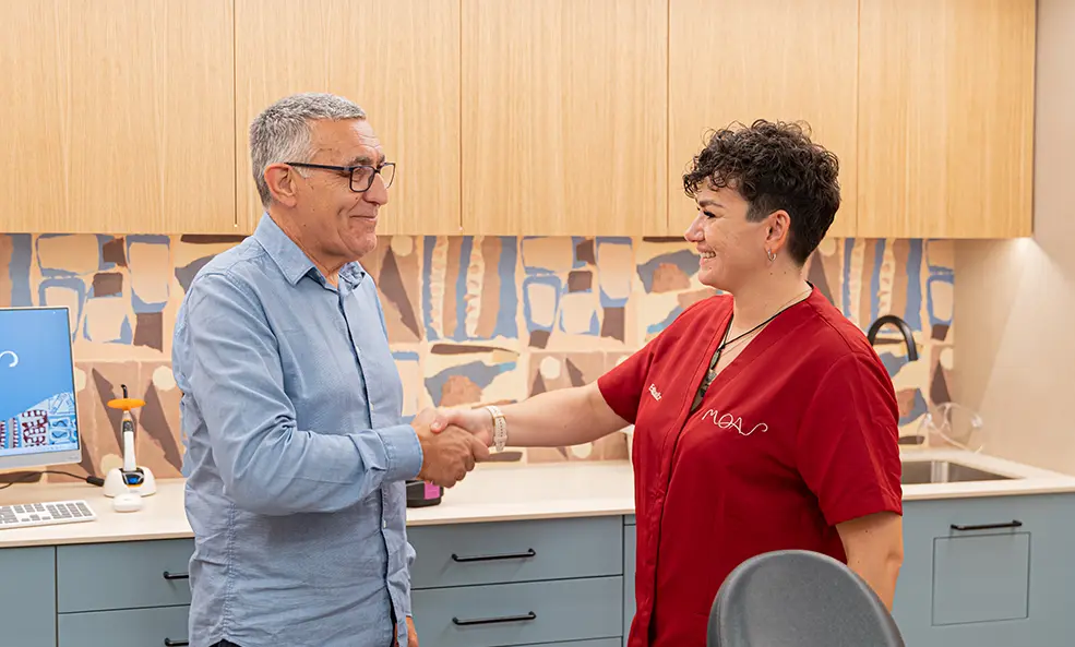 paciente de implantes dentales